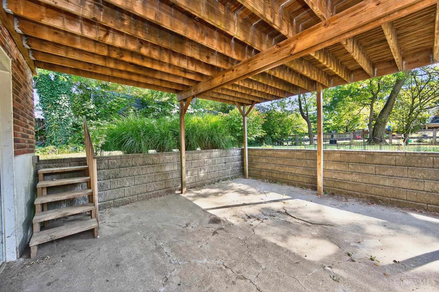 8430 Meadowlark Court