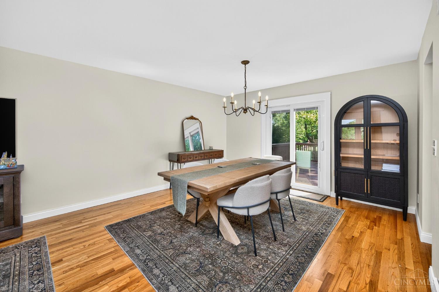 8430 Meadowlark Court