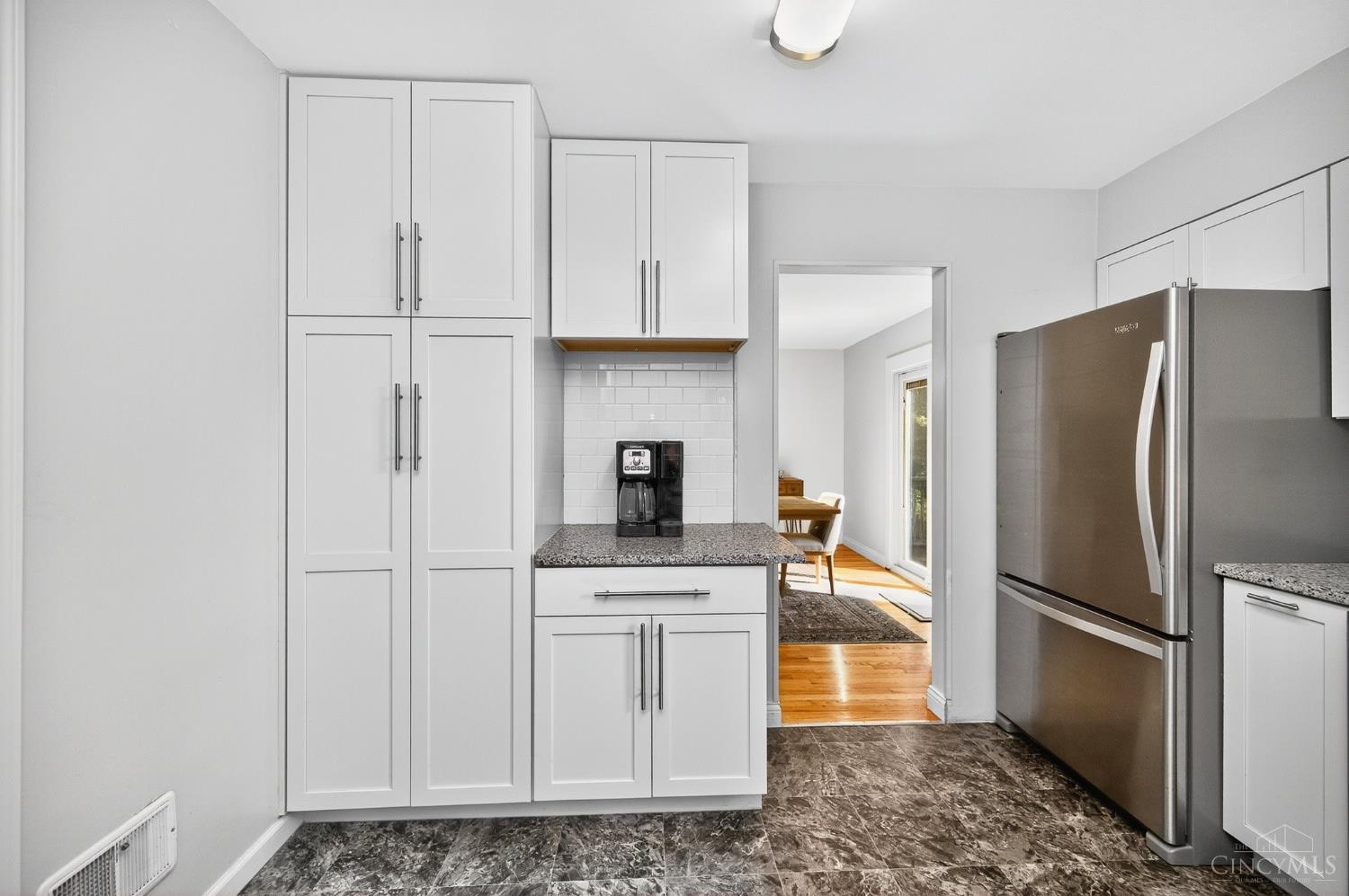 8430 Meadowlark Court