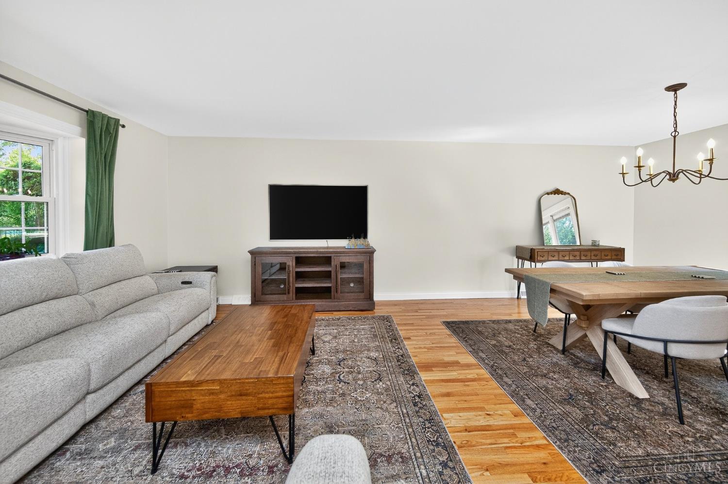 8430 Meadowlark Court