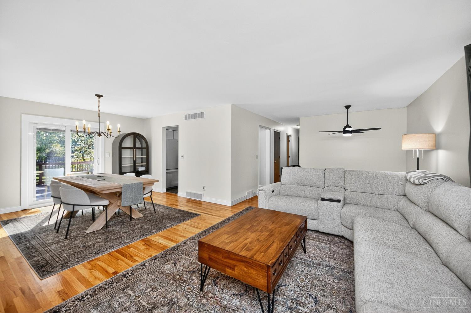 8430 Meadowlark Court