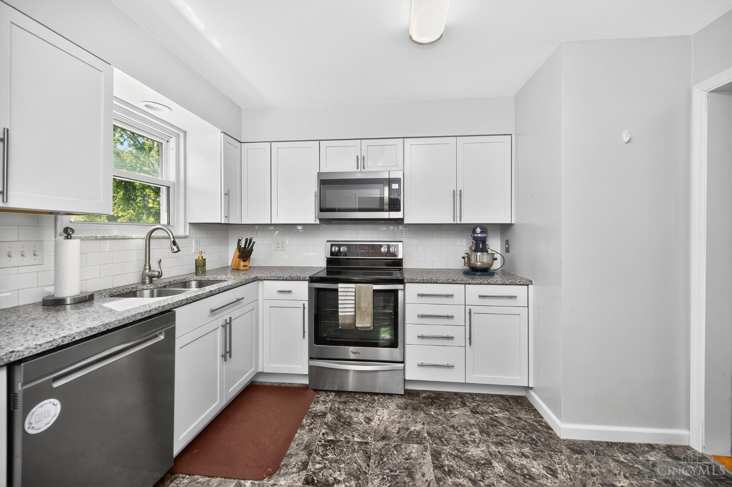 8430 Meadowlark Court