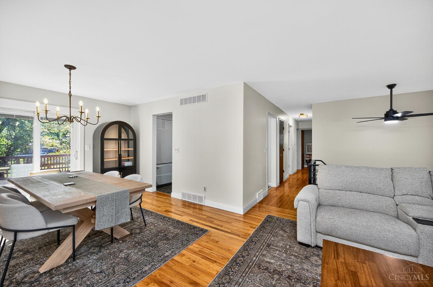 8430 Meadowlark Court