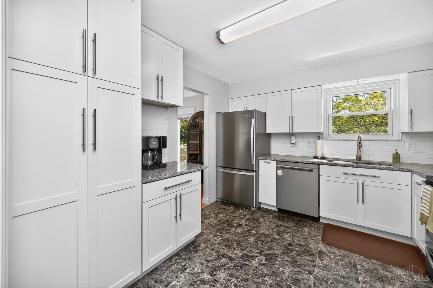 8430 Meadowlark Court