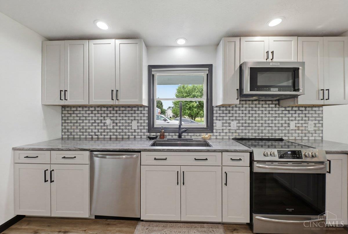 1429 Twin Road
