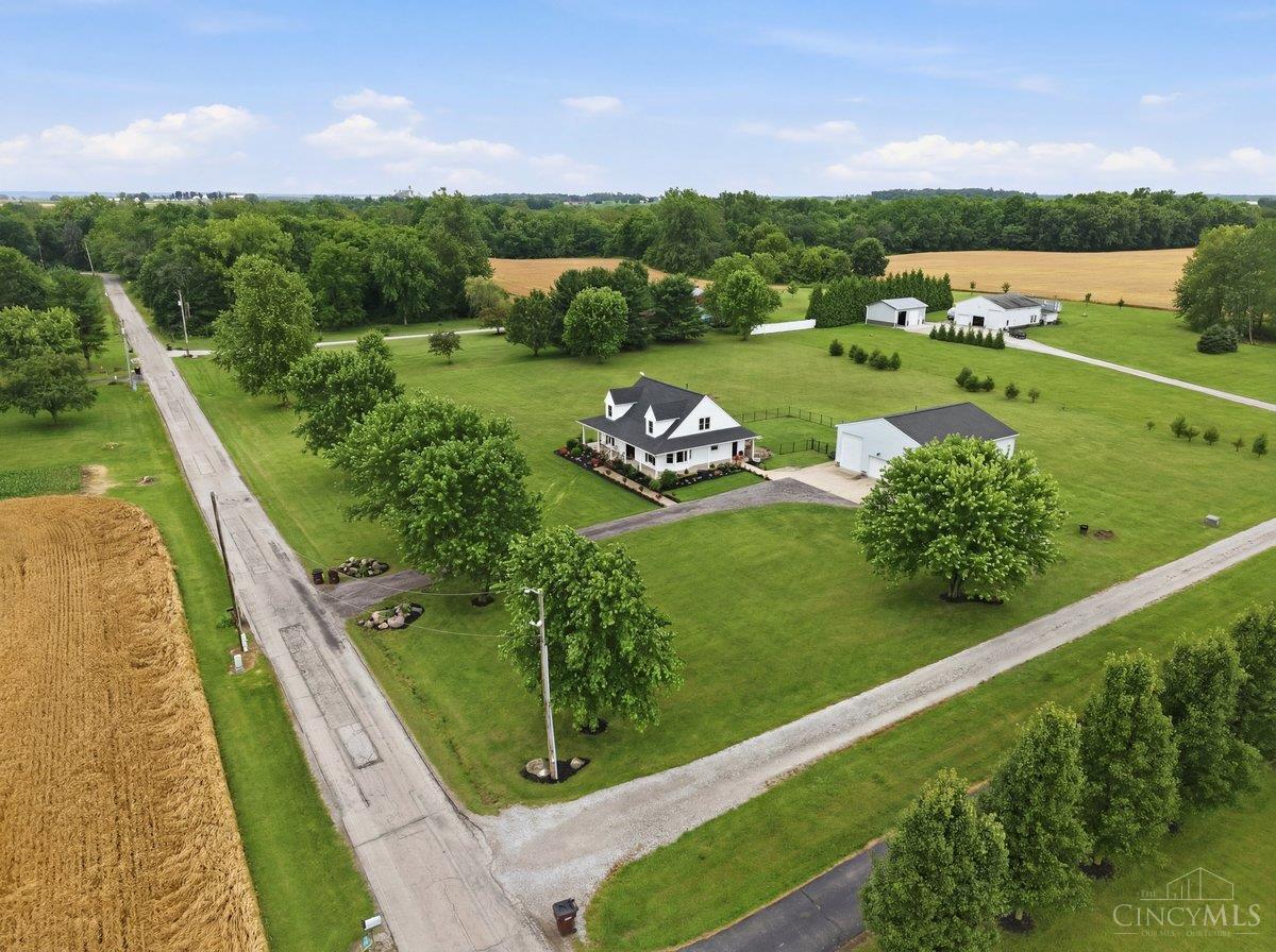 1429 Twin Road