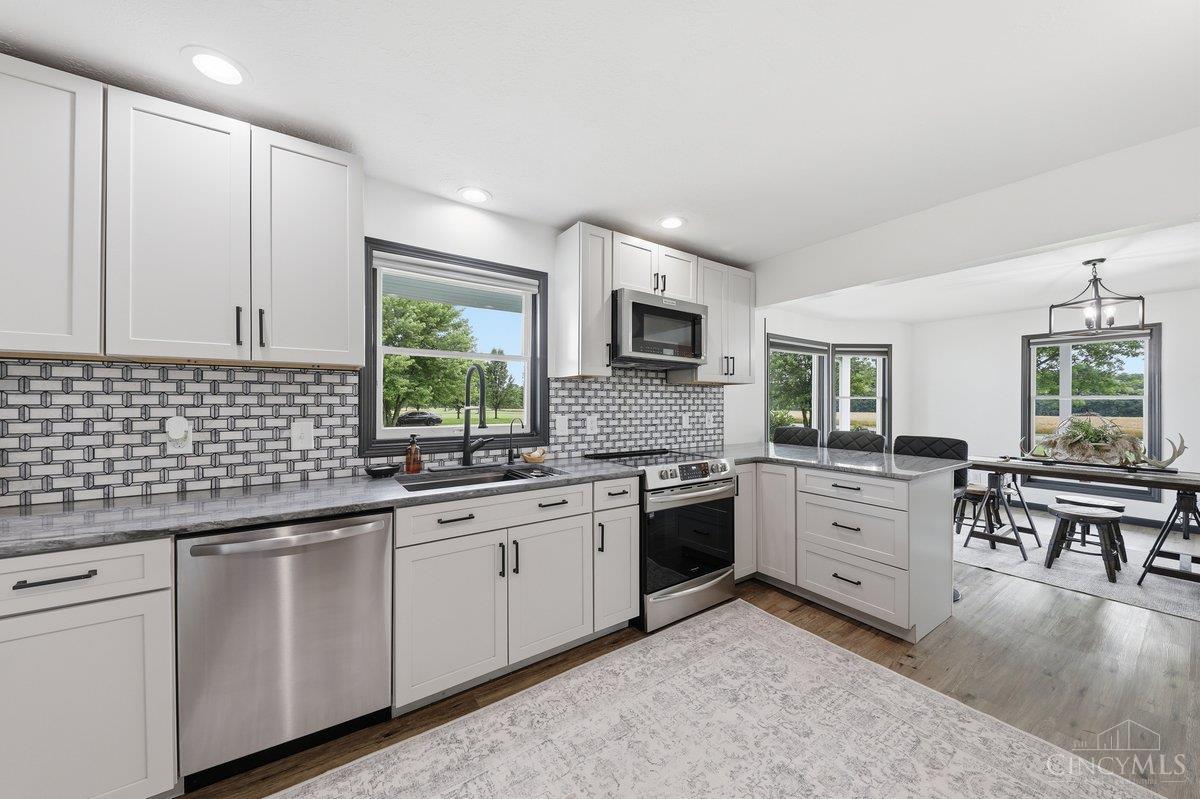 1429 Twin Road