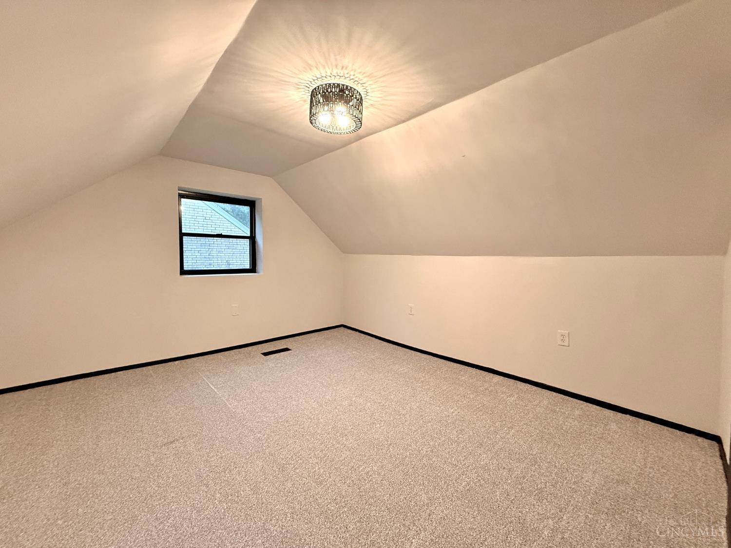 3651 Edgebrook Dr