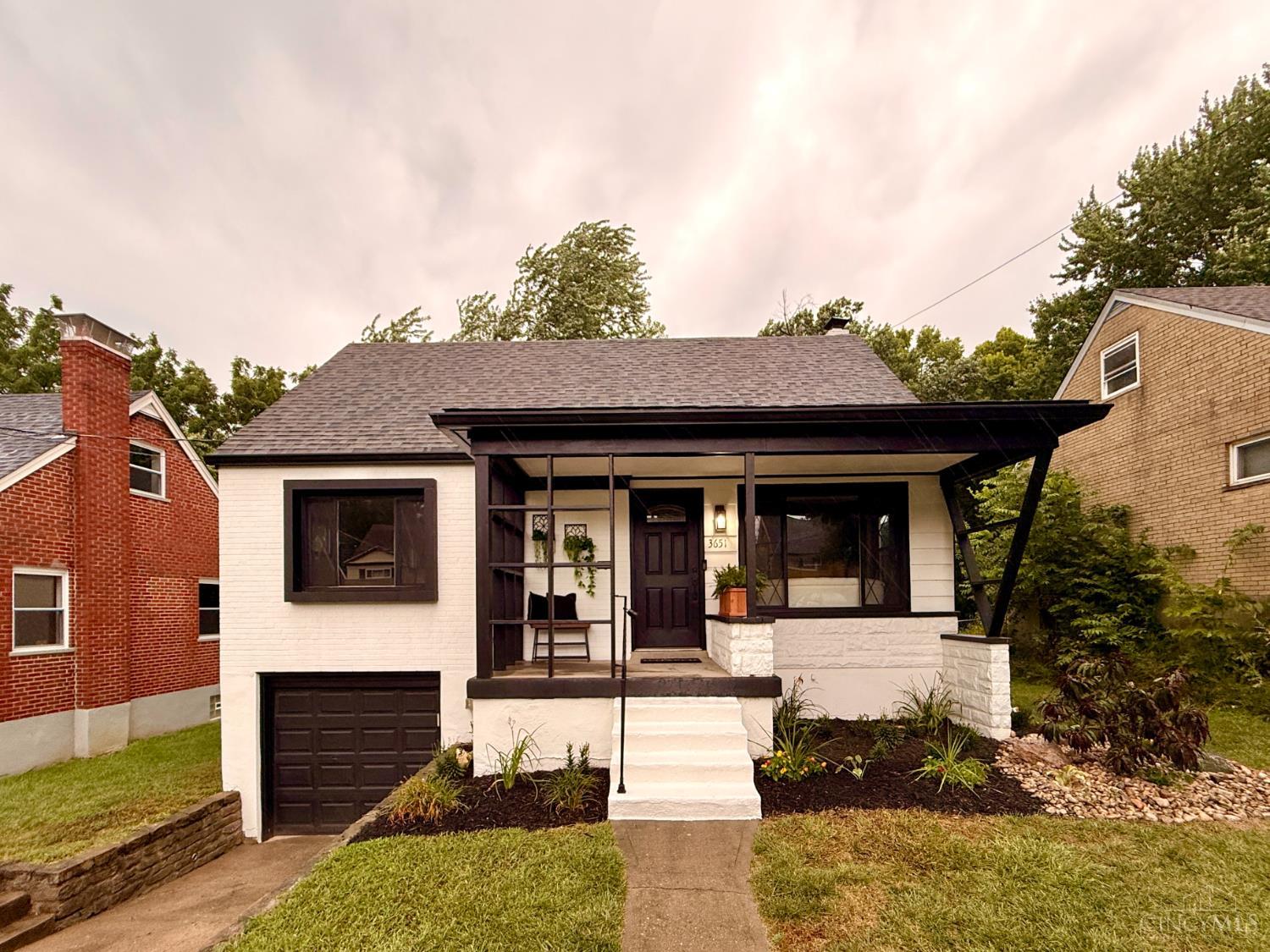 3651 Edgebrook Dr