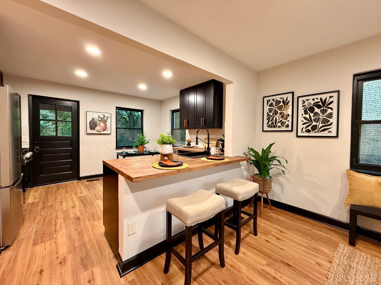 3651 Edgebrook Dr