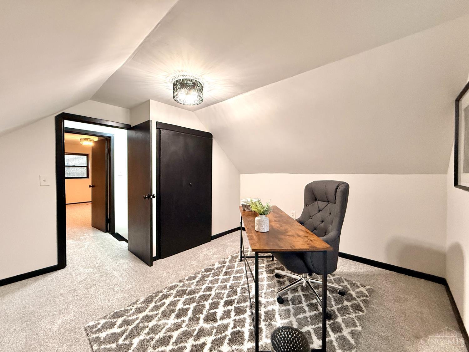 3651 Edgebrook Dr