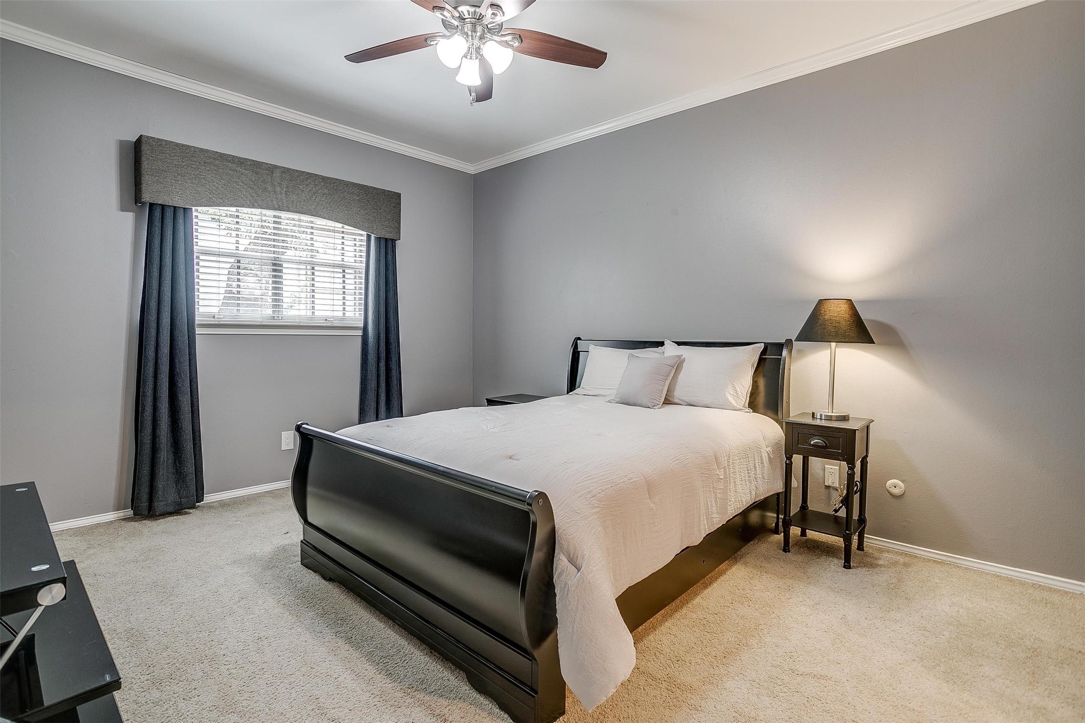 4312 Bellaire Drive S 225