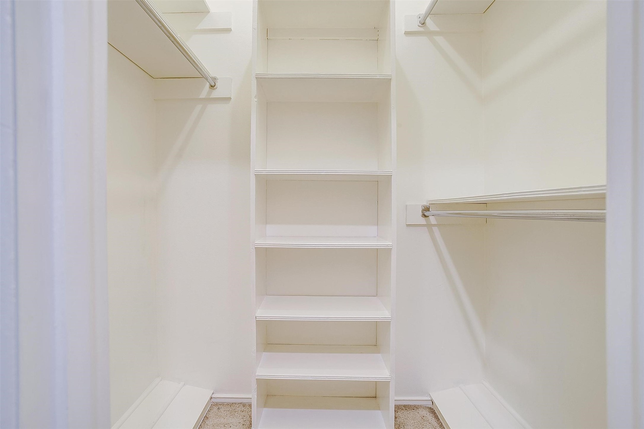 4312 Bellaire Drive S 225