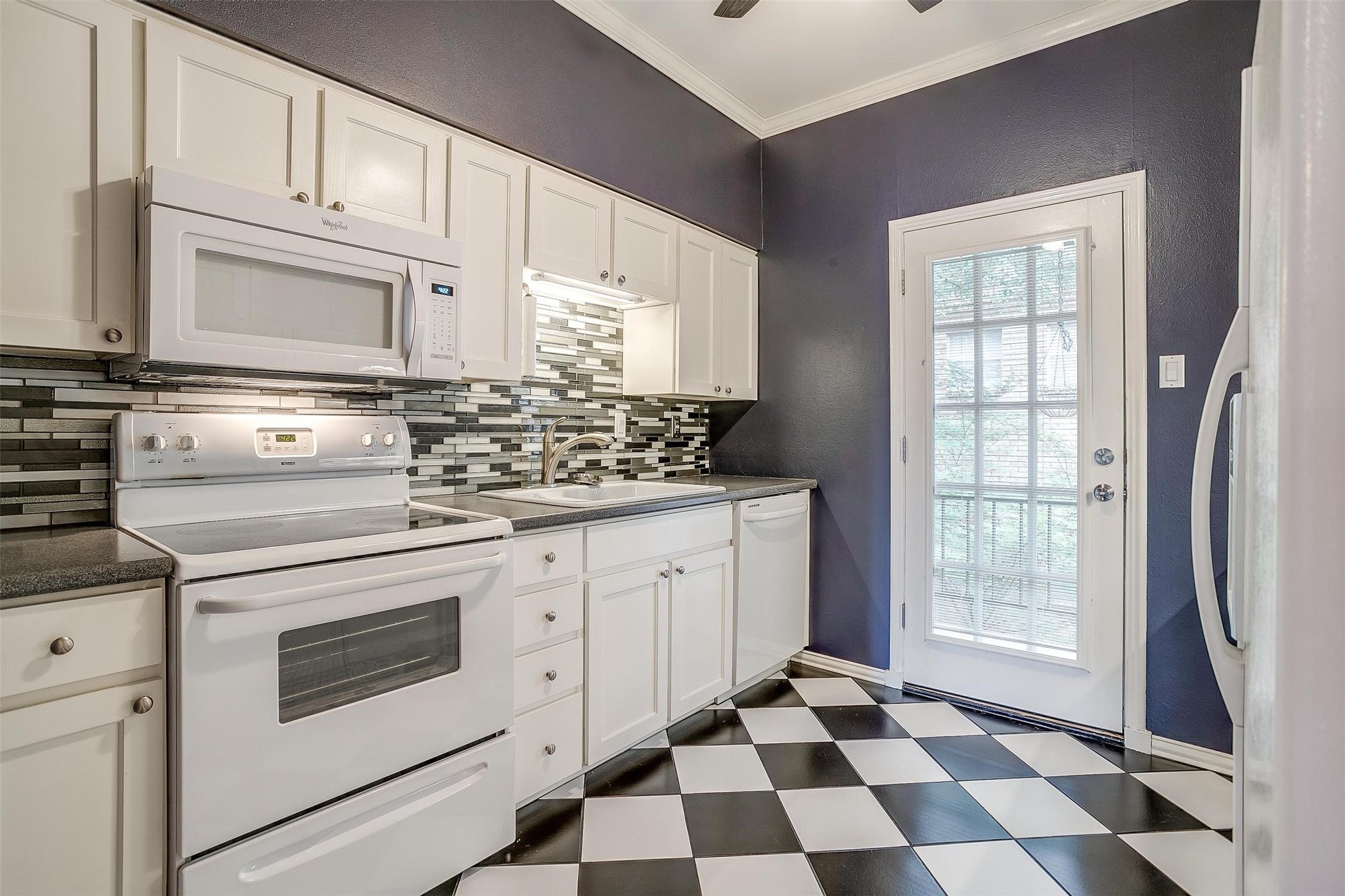 4312 Bellaire Drive S 225