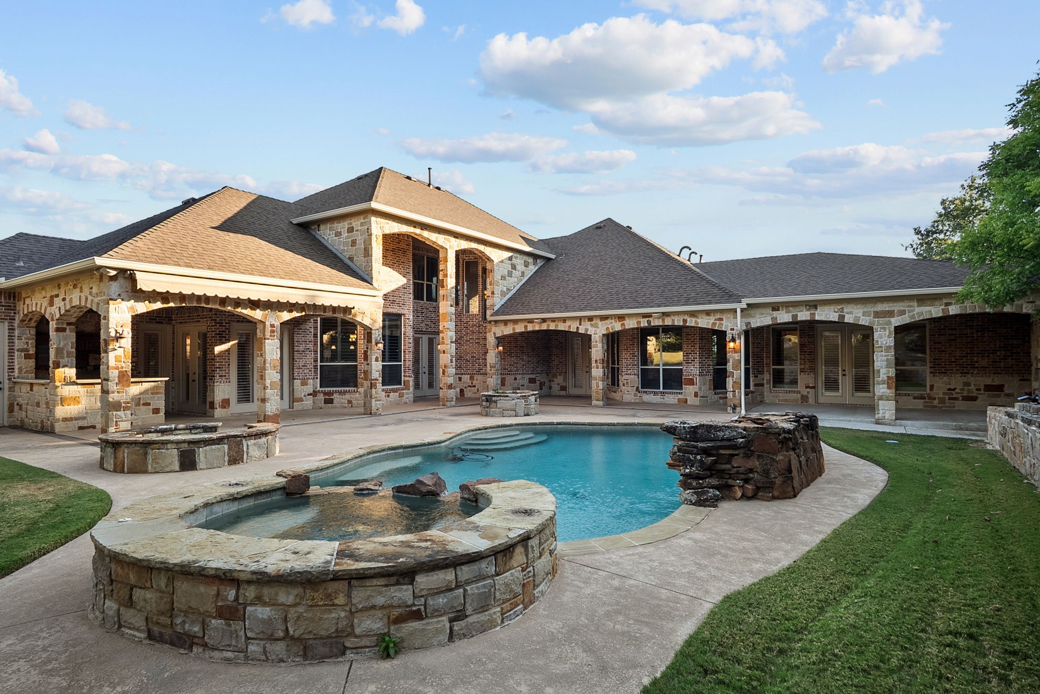 1420 Keeneland Hill Drive