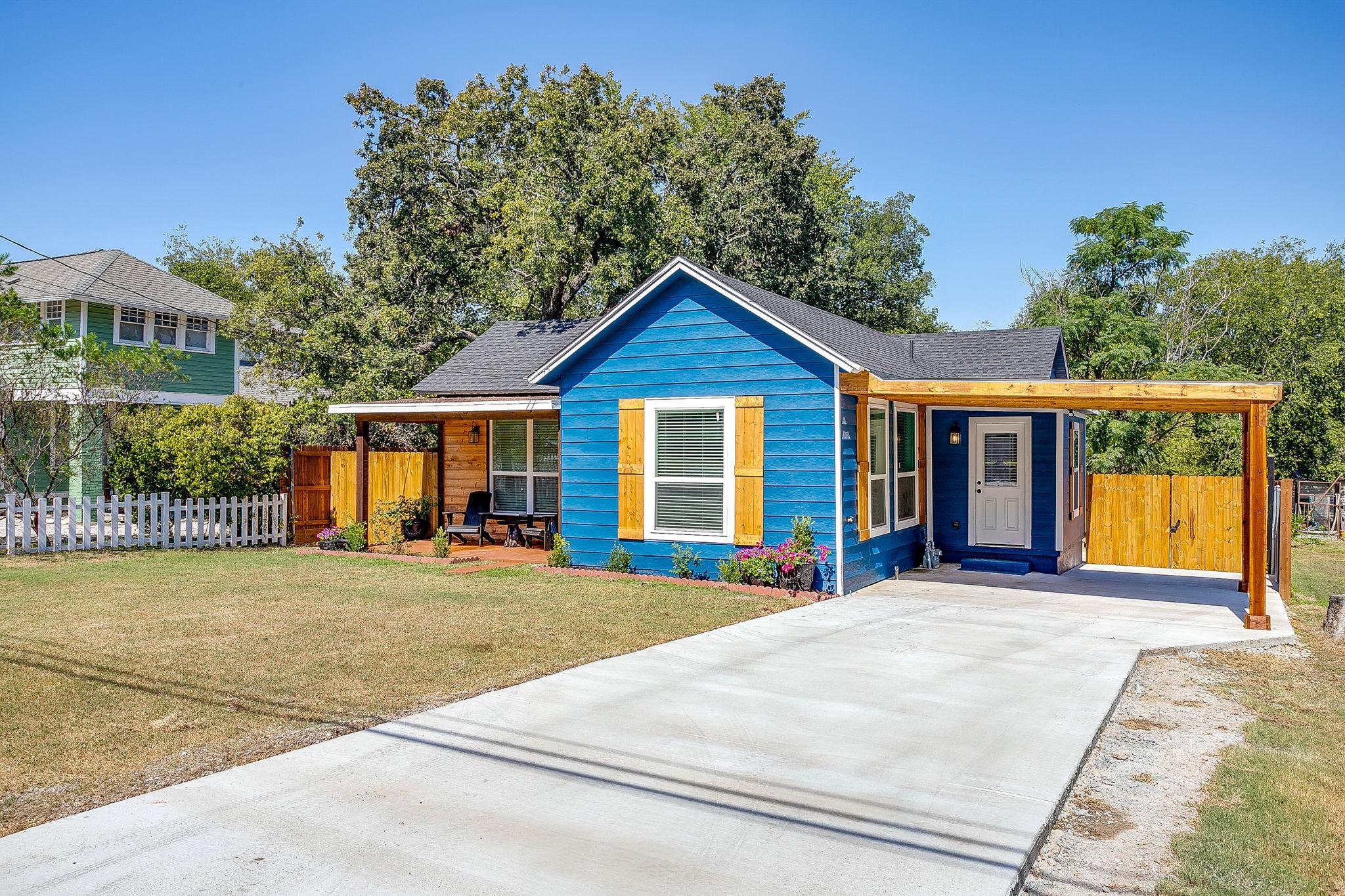 309 E Lee Avenue