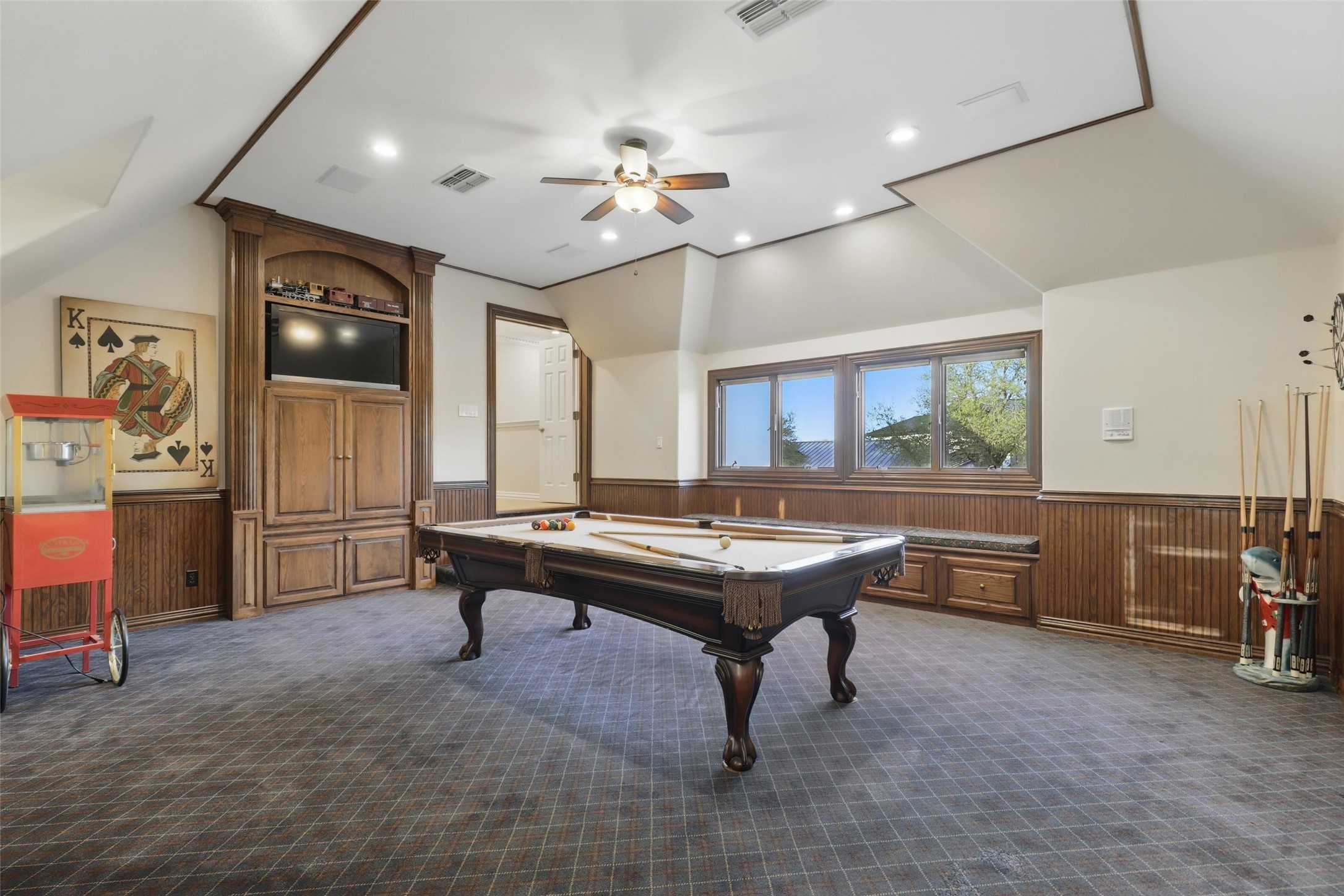 6800 Oak Hill Drive