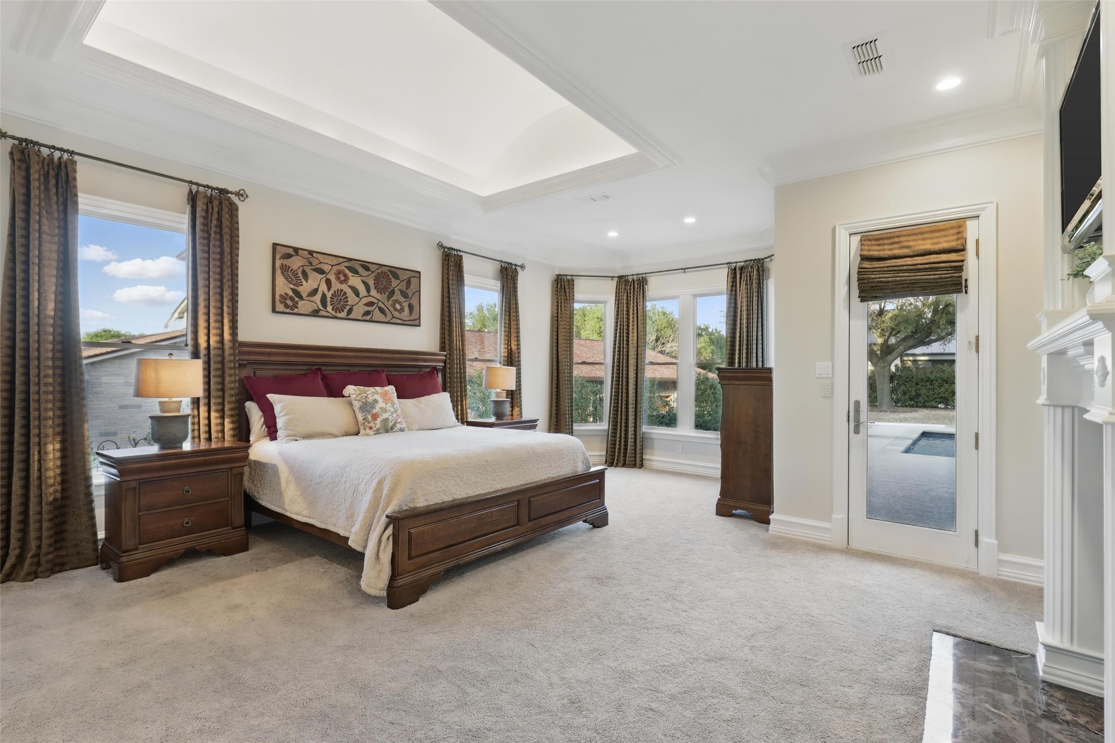 6800 Oak Hill Drive