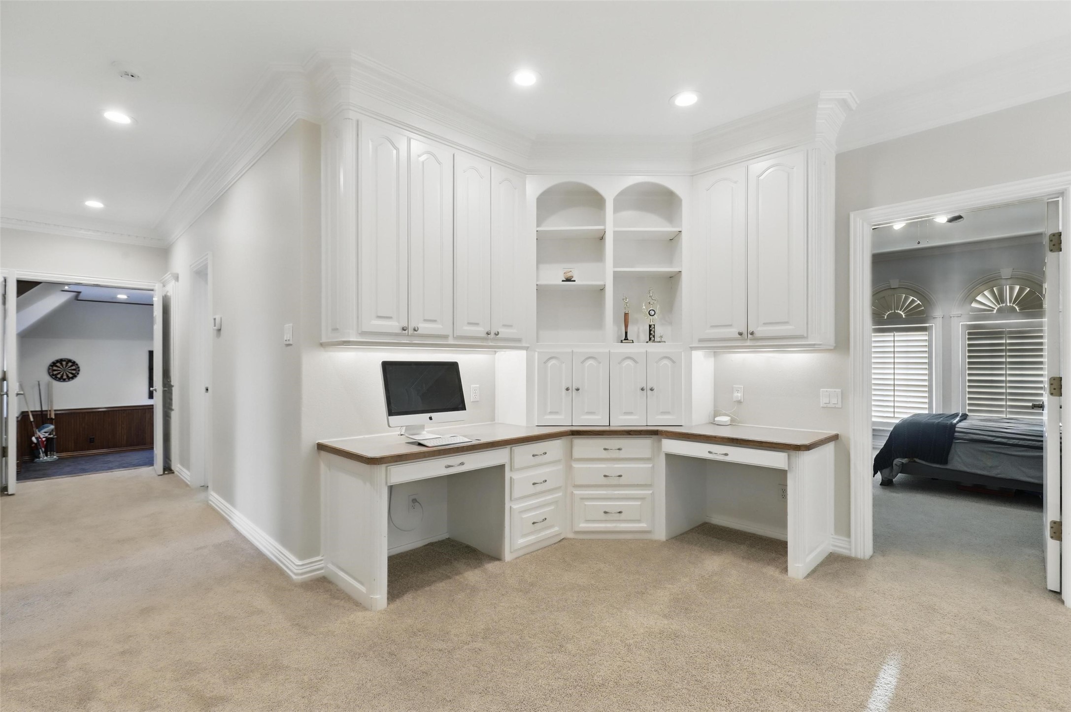 6800 Oak Hill Drive