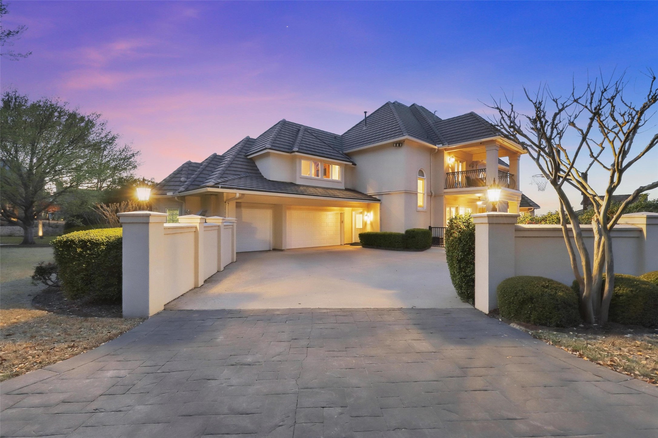 6800 Oak Hill Drive