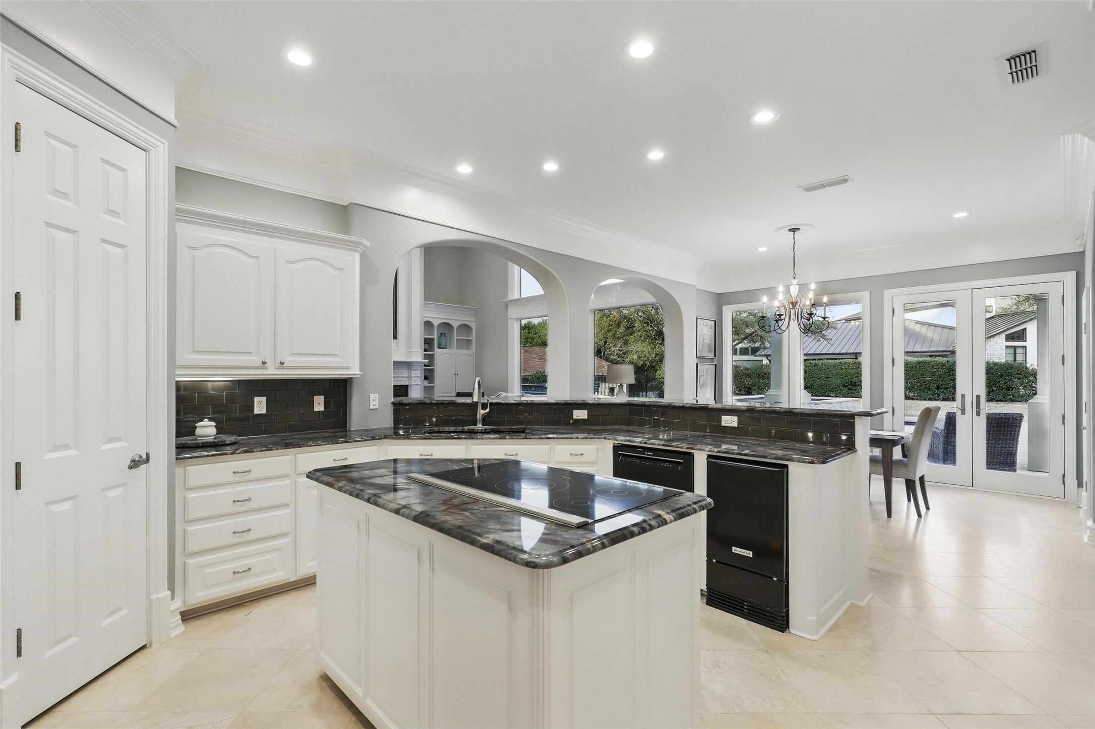 6800 Oak Hill Drive