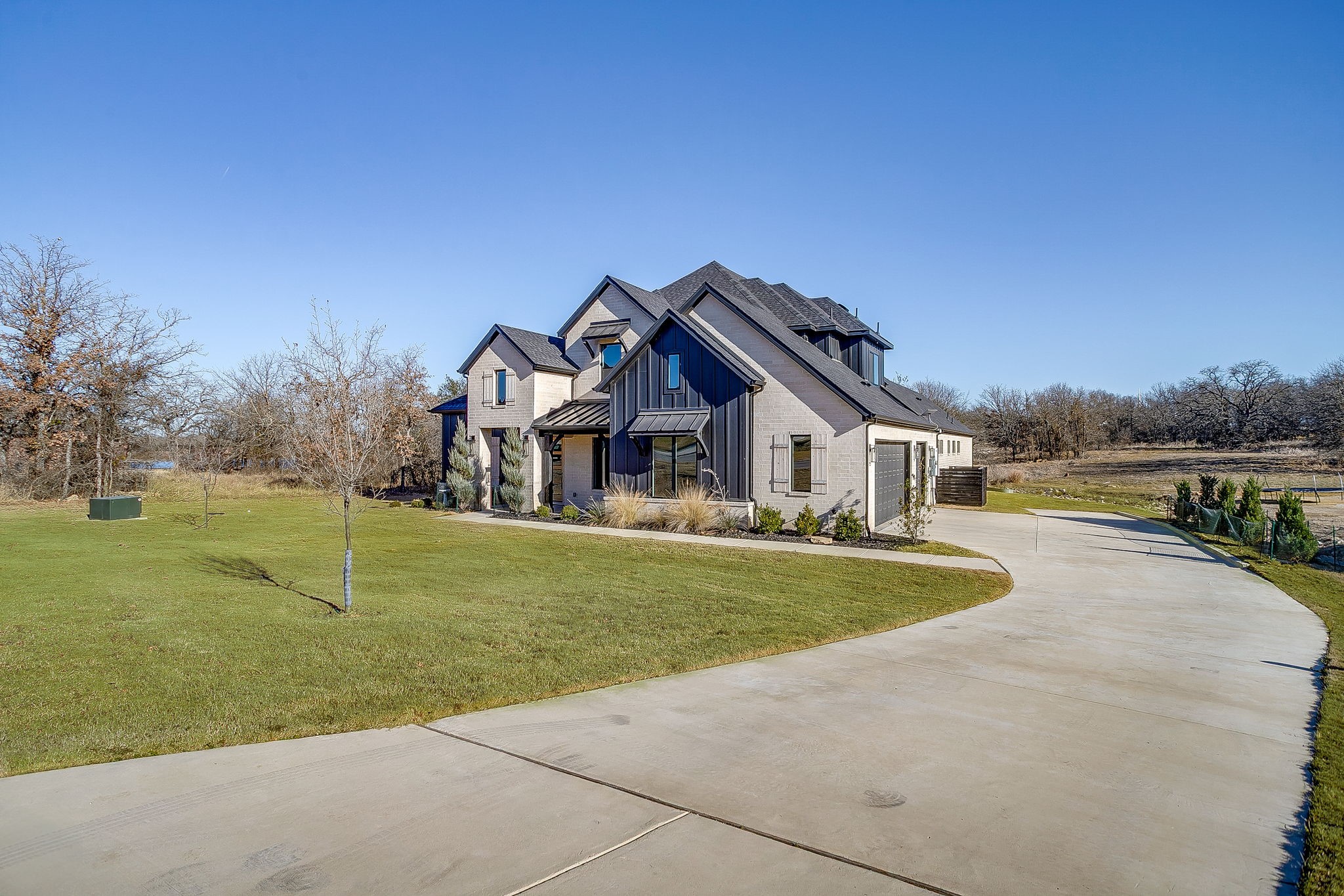141 Lakeside Drive