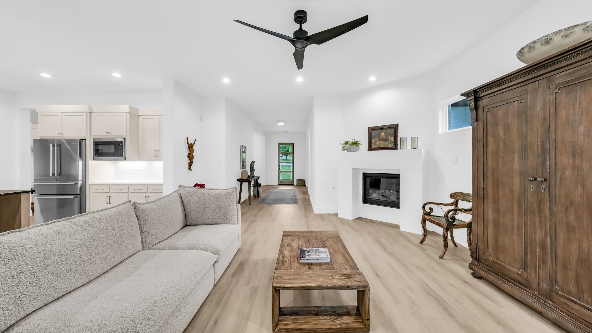 141 Lakeside Drive