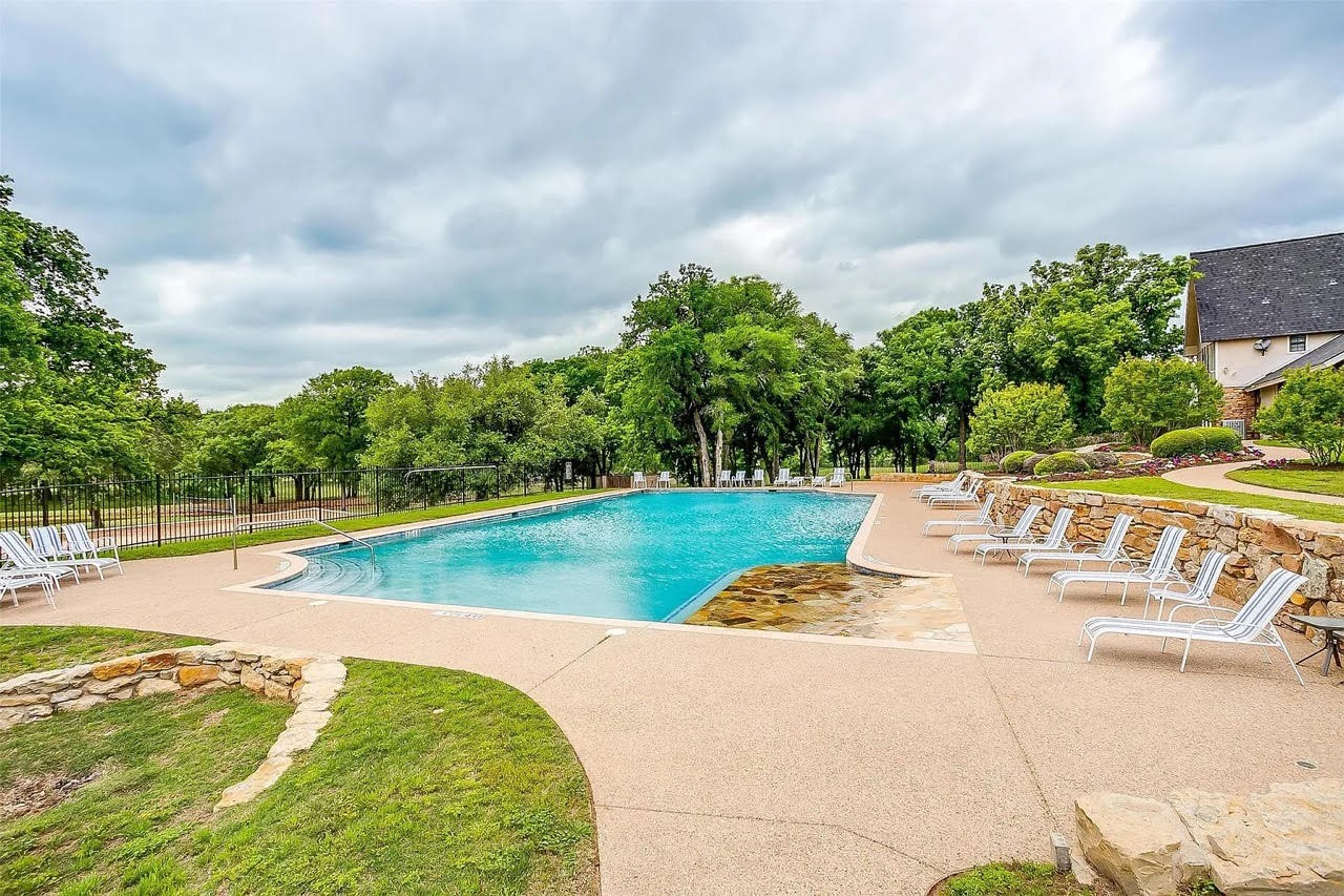 141 Lakeside Drive