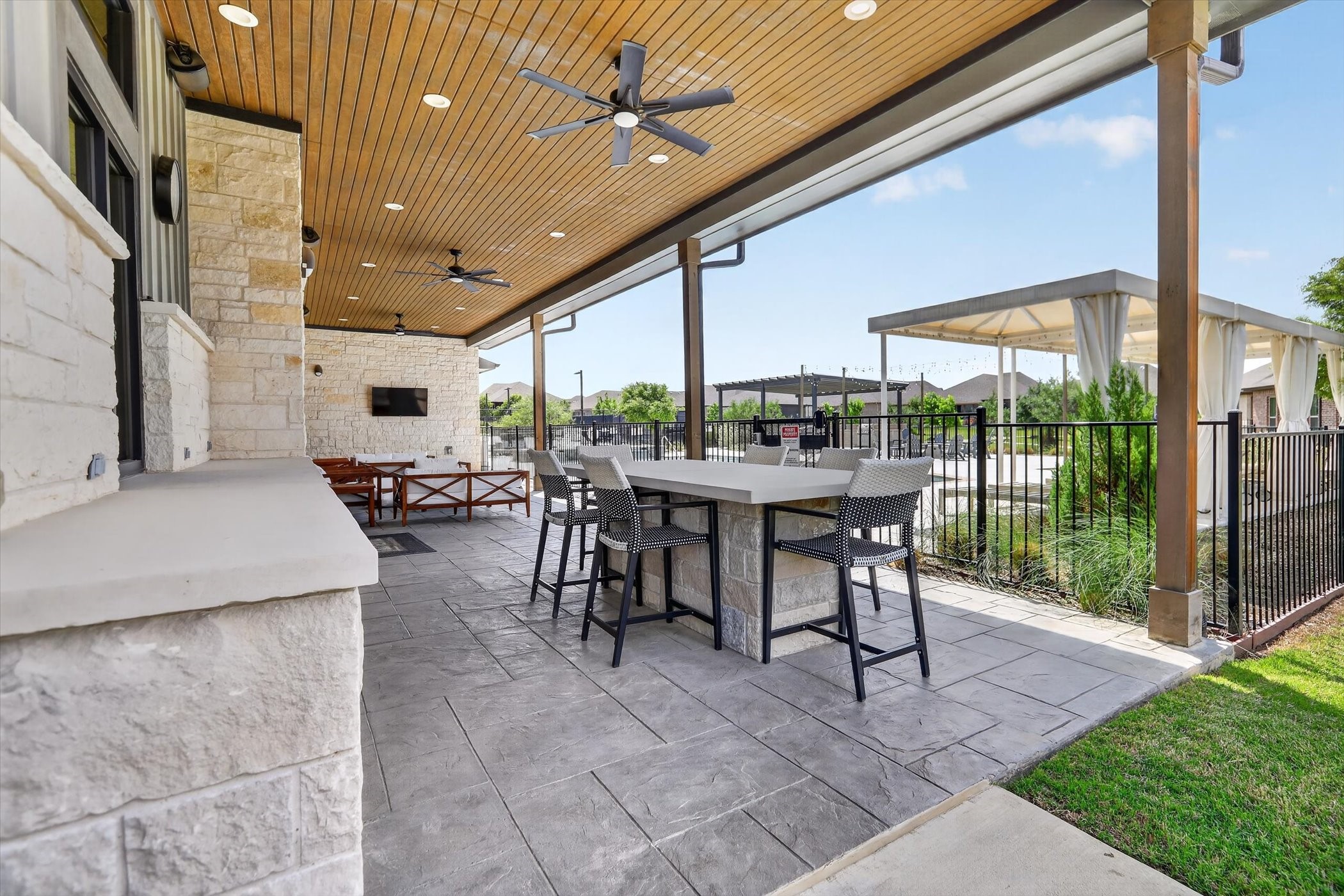 7533 Vista Bella Way
