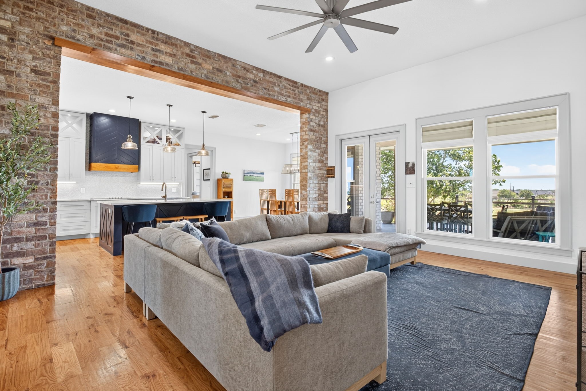 3008 Perkins Lane