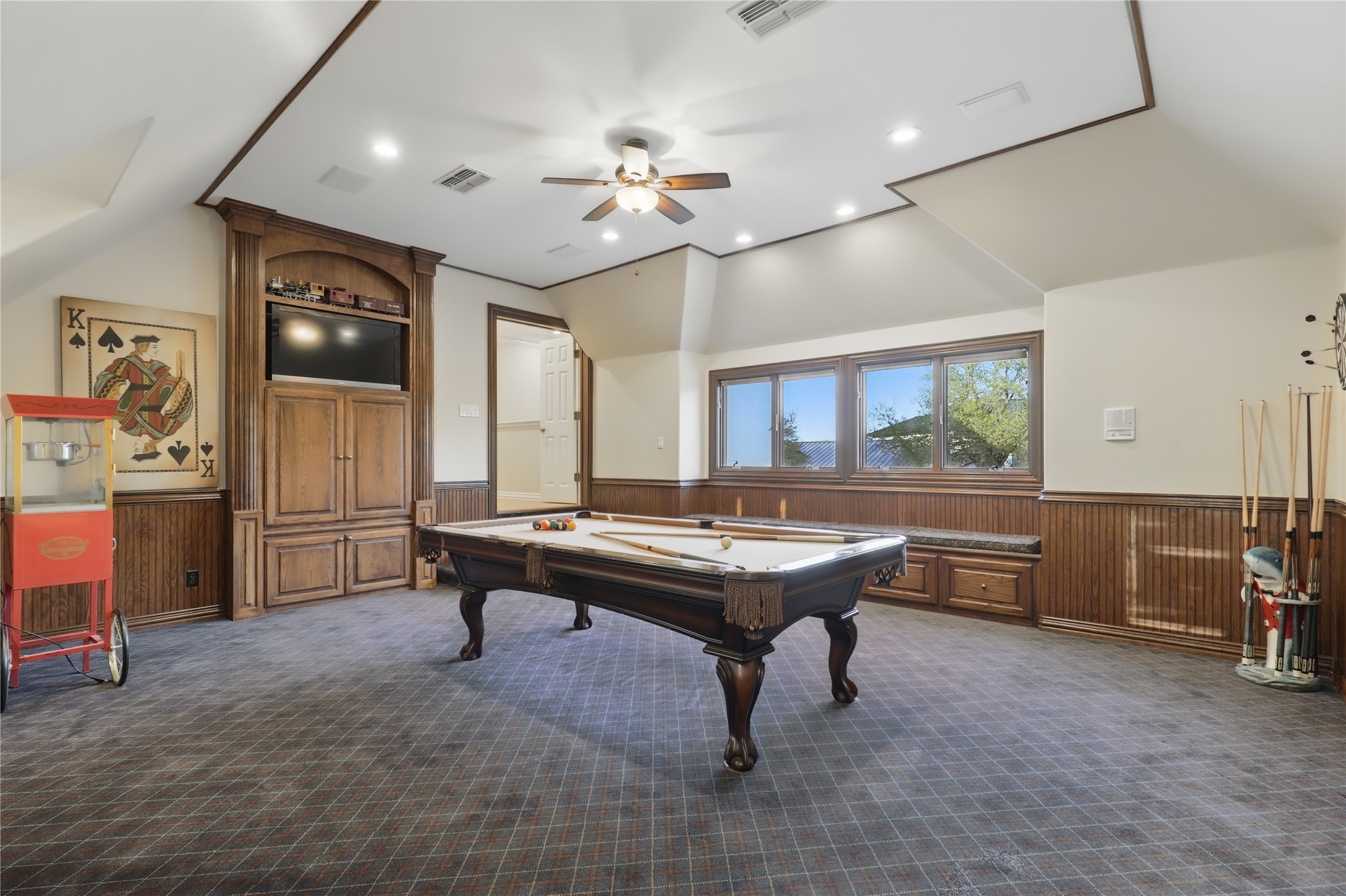 6800 Oak Hill Drive