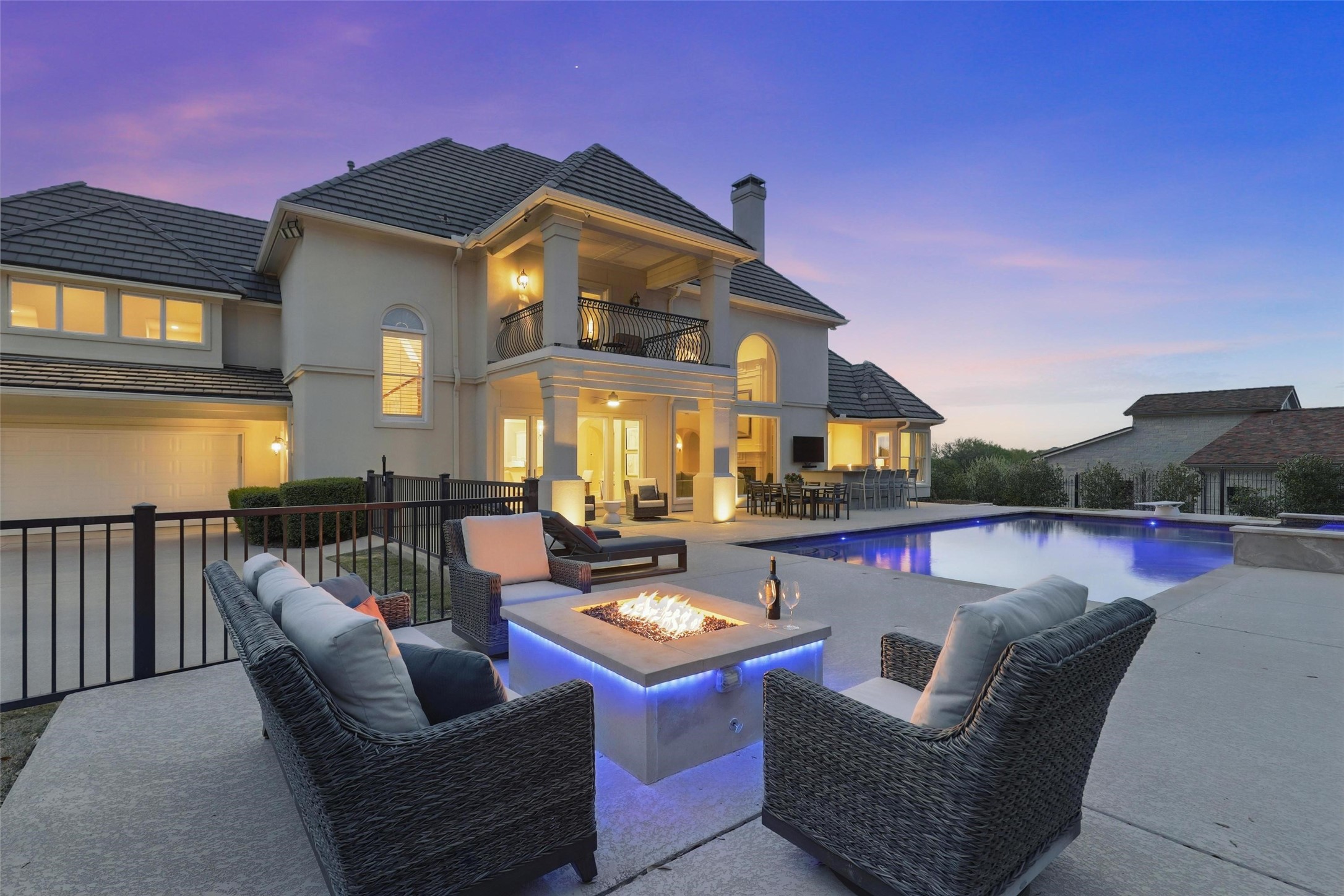 6800 Oak Hill Drive
