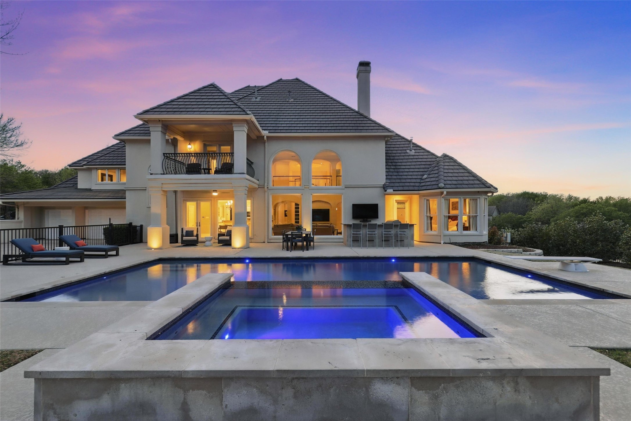 6800 Oak Hill Drive