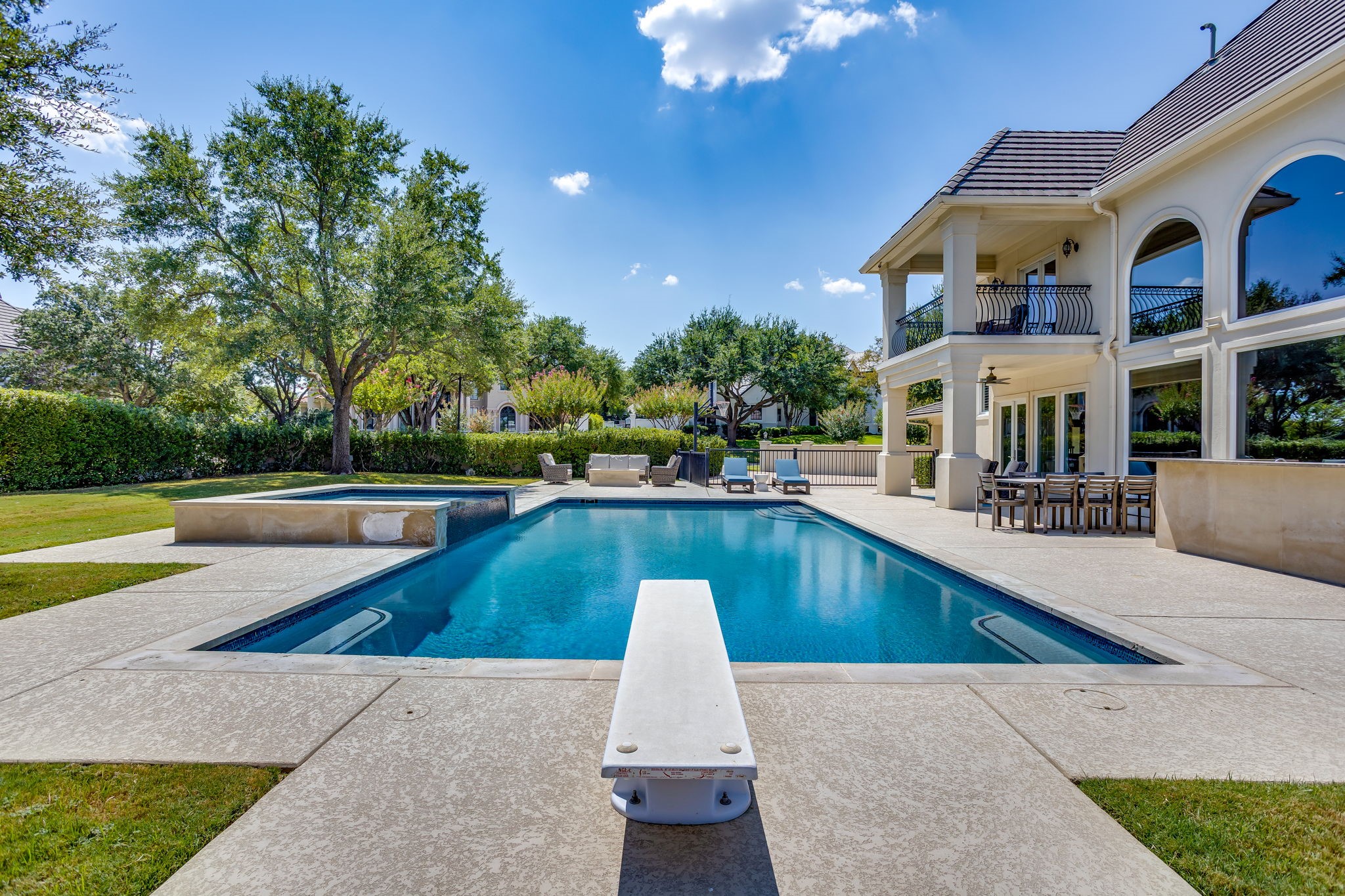 6800 Oak Hill Drive
