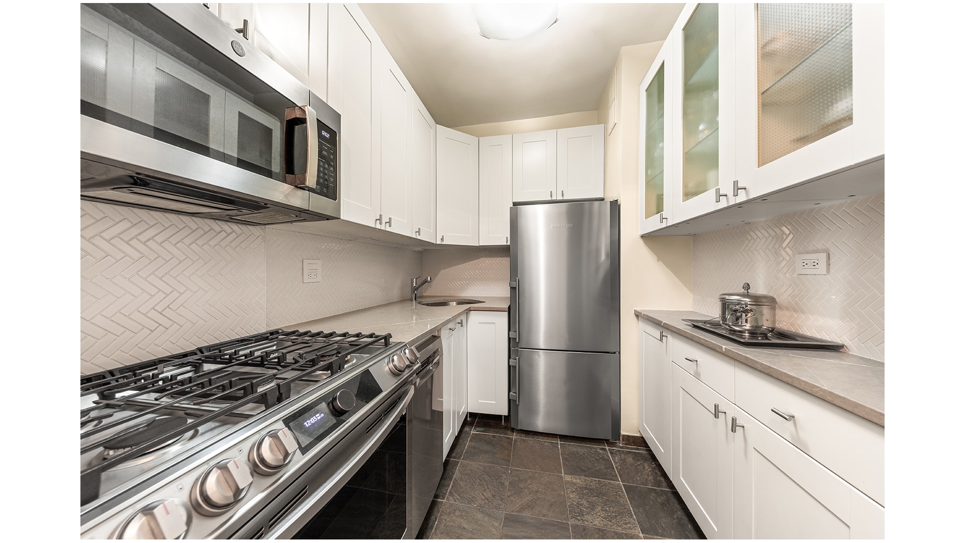 520 E 72ND Street 10T