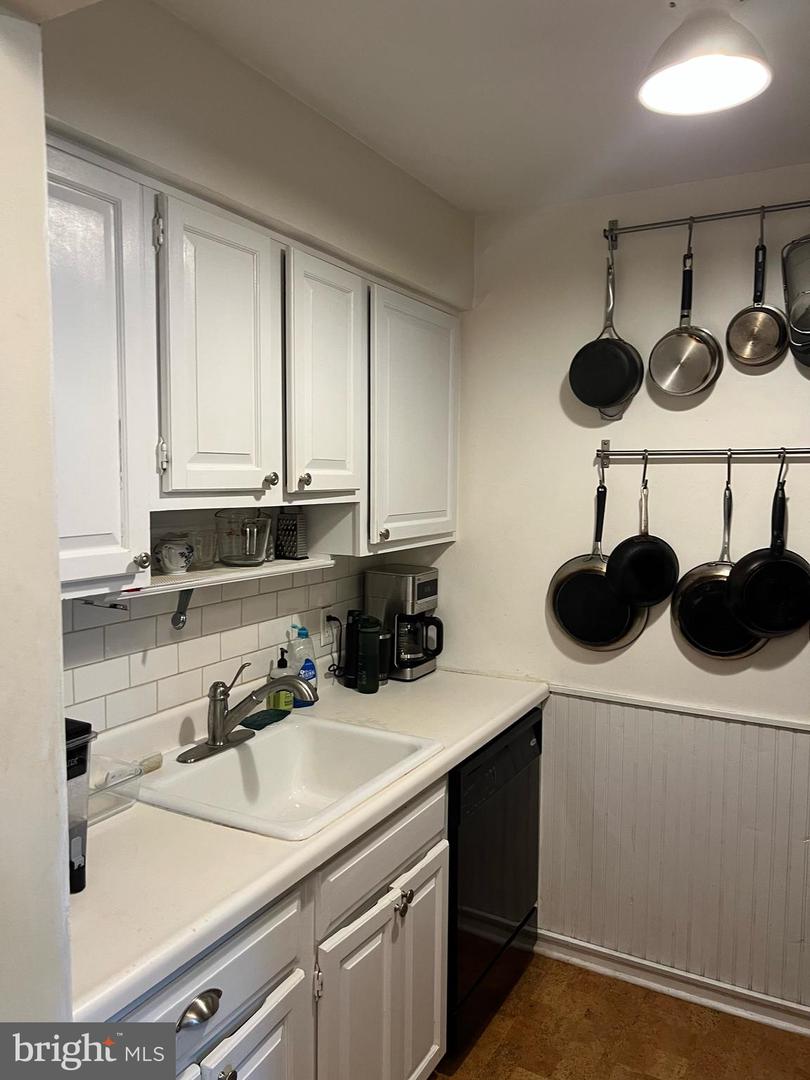 2200 Washington Ave #202