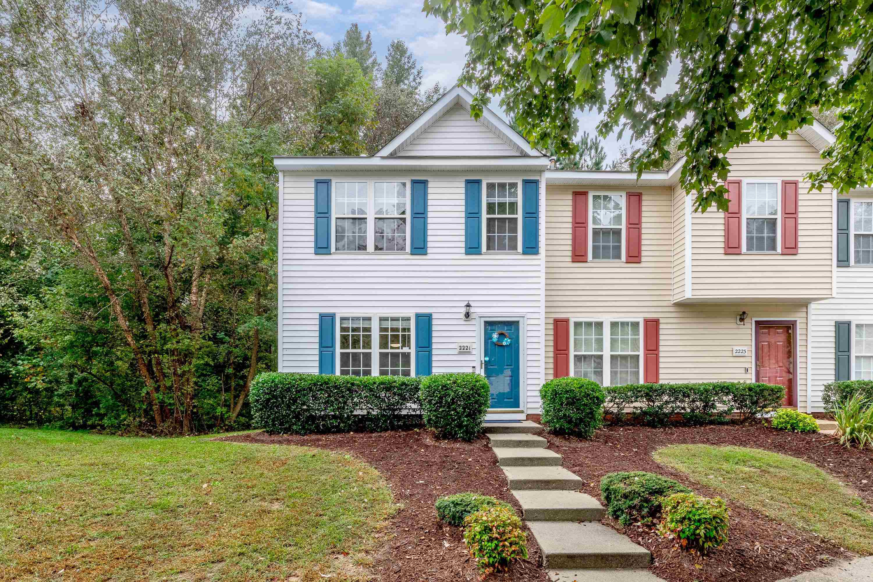 2221 Violet Bluff Court