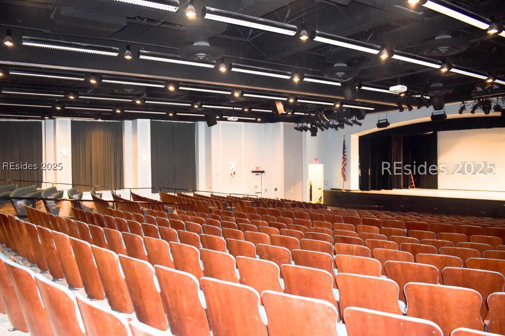 100 Stratford Village Way