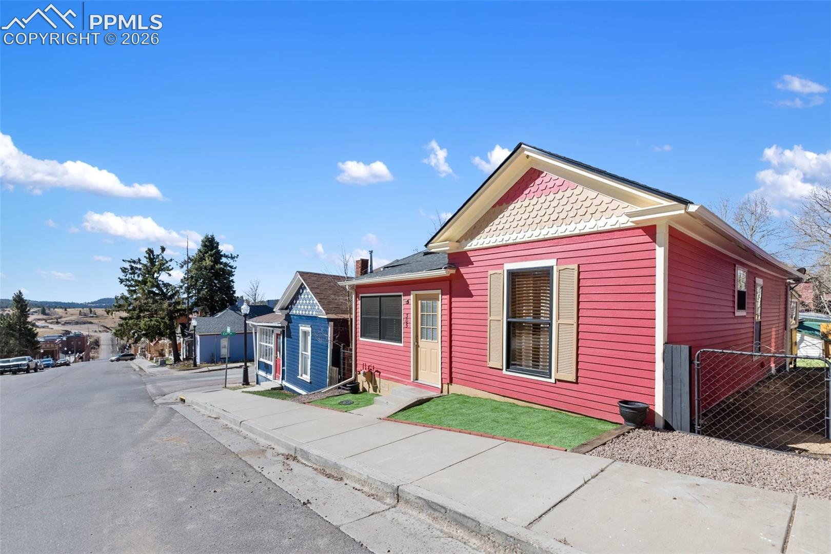 305 N 4th Street