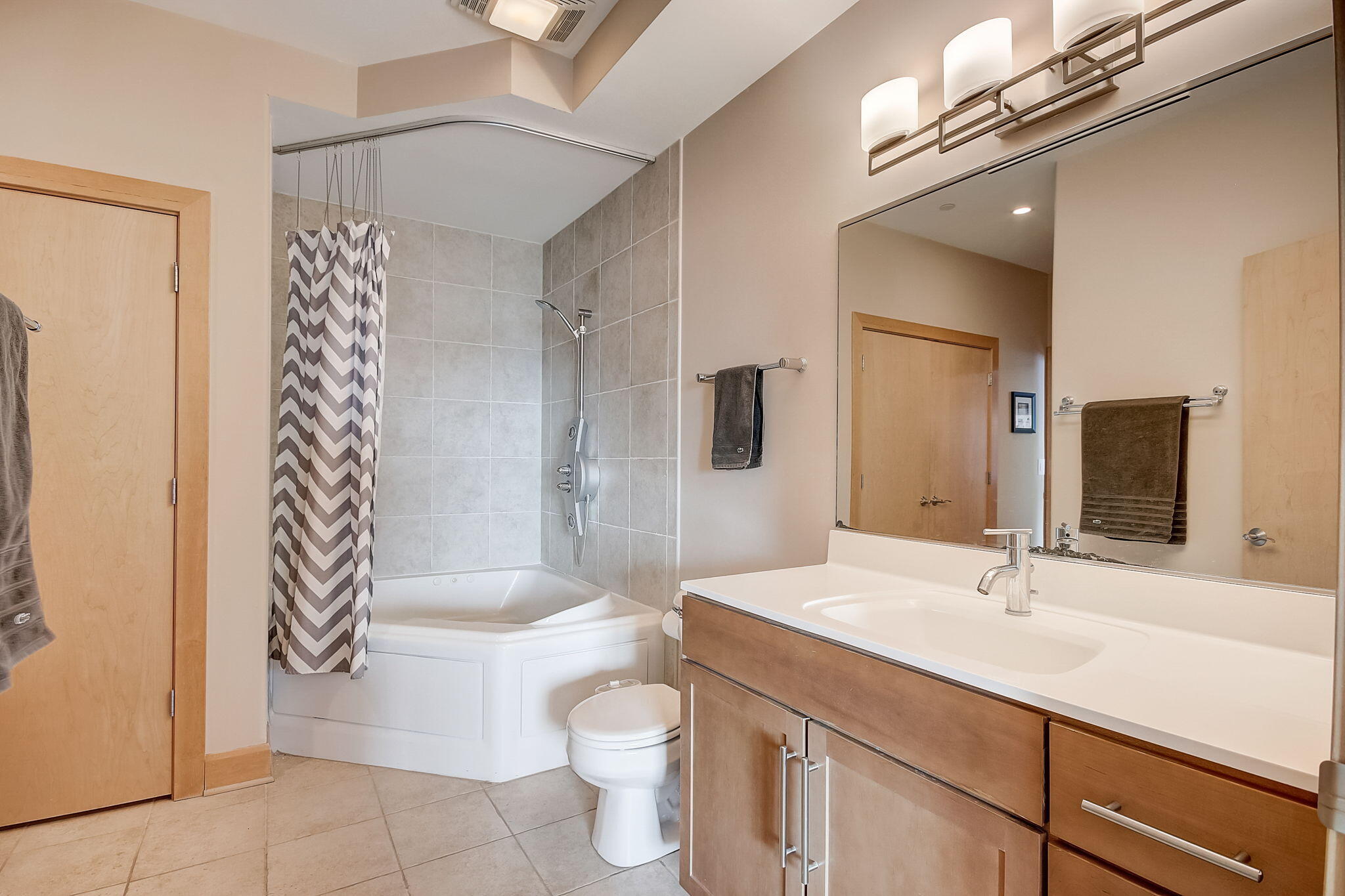 1550 E Royall Pl 802