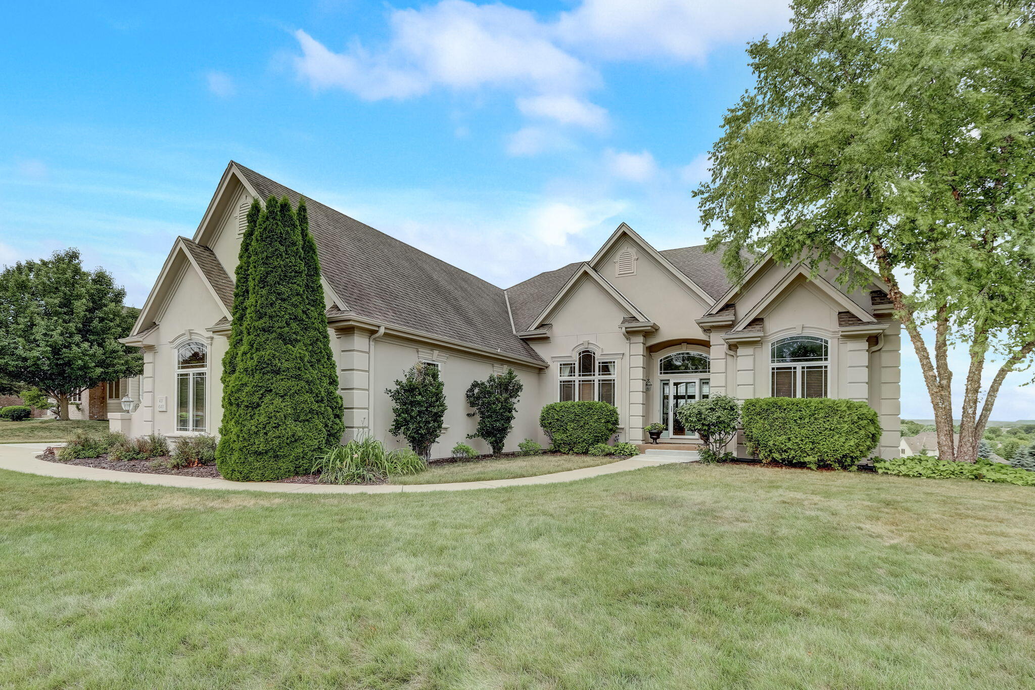 W217N5457 Taylors Woods Dr