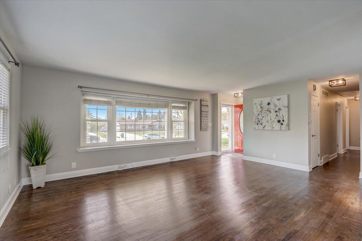 6620 N Range Line Rd