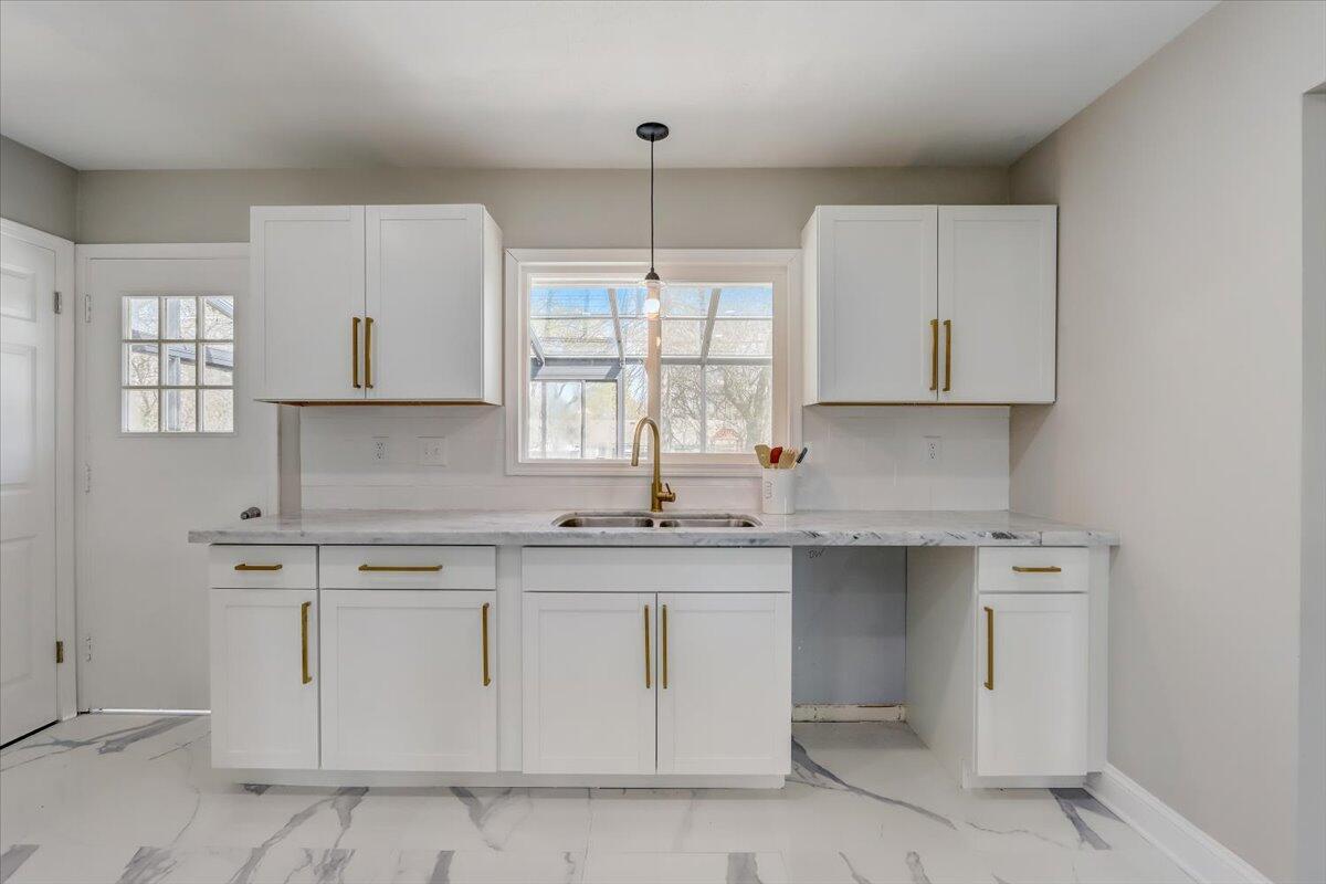 6620 N Range Line Rd