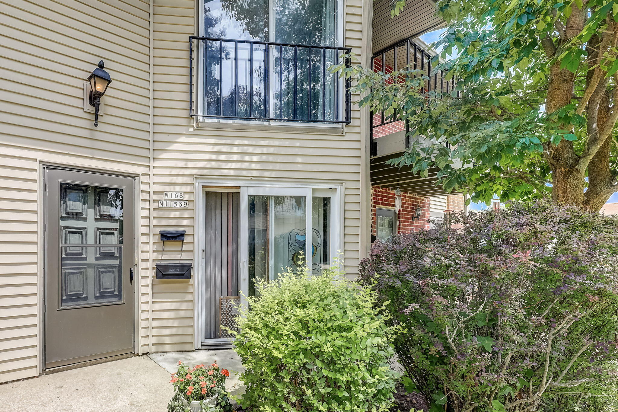 W168N11539 El Camino Dr