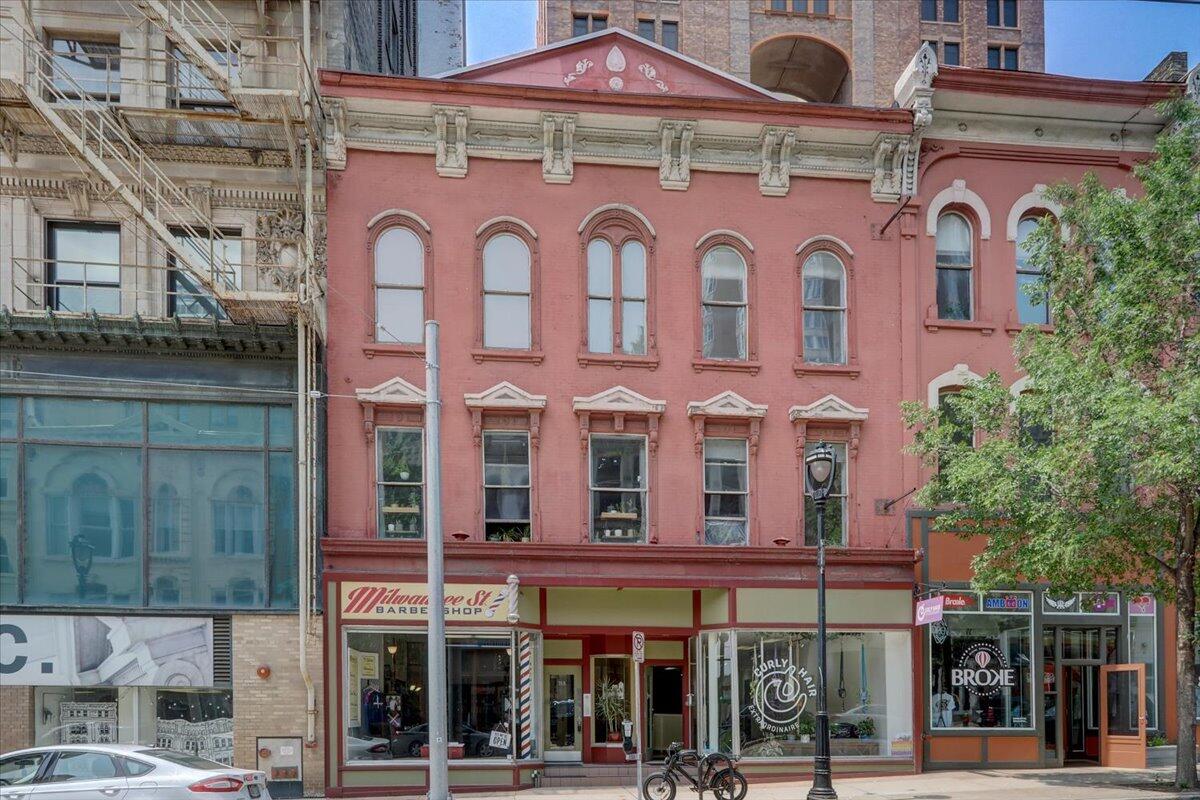 715 N St 204