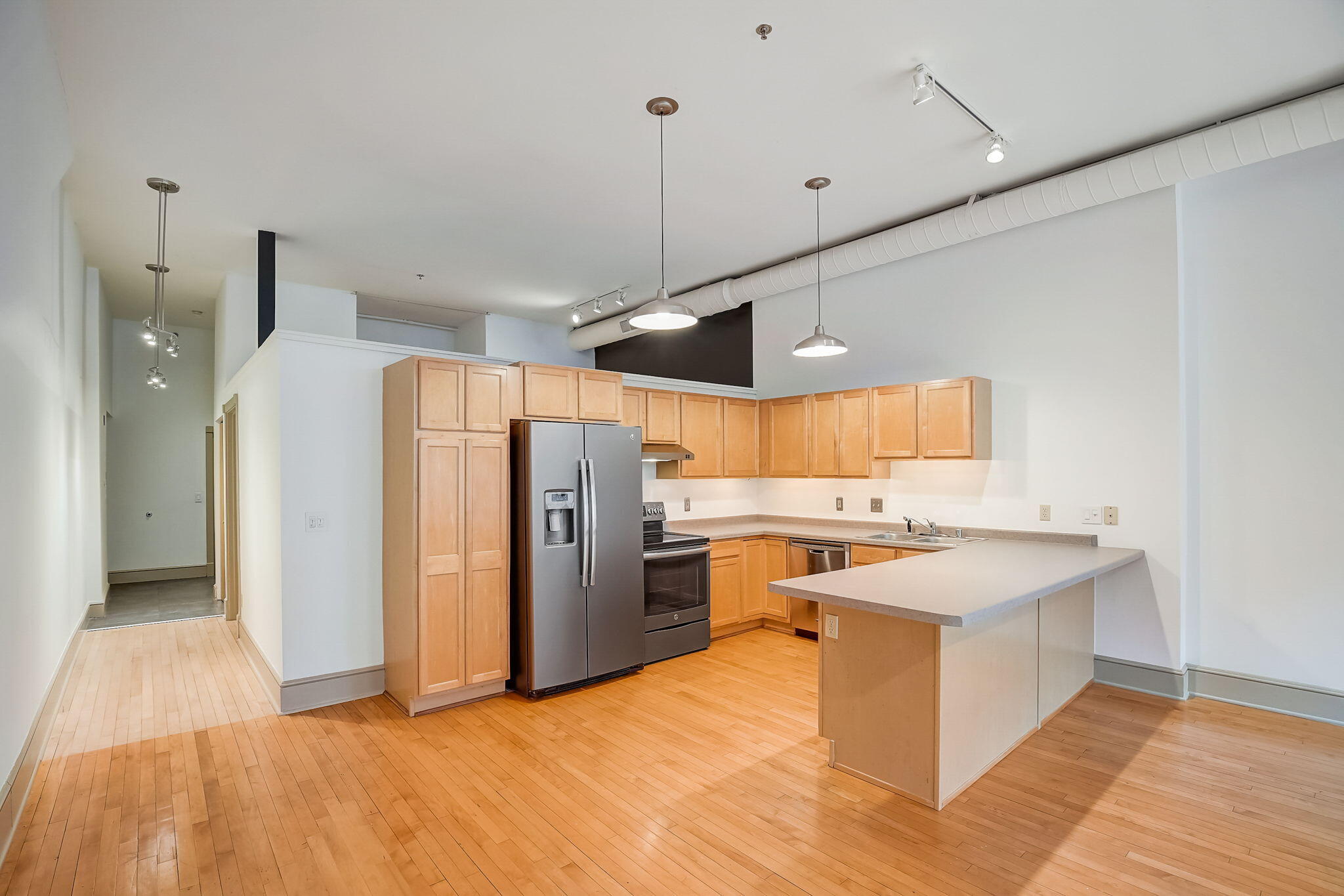 715 N St 204