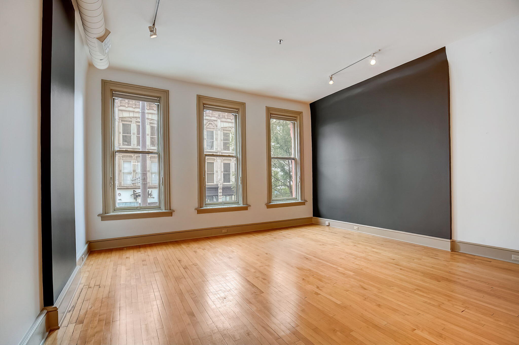 715 N St 204