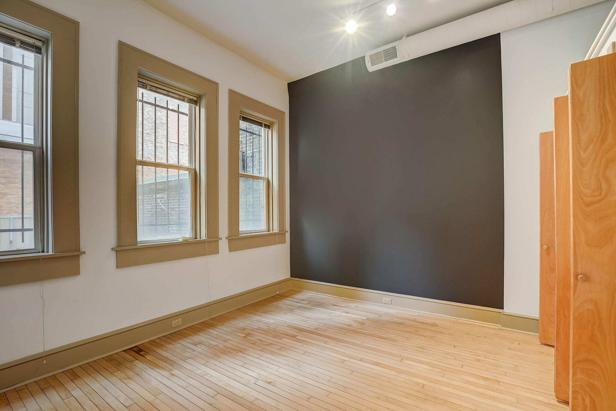 715 N St 204