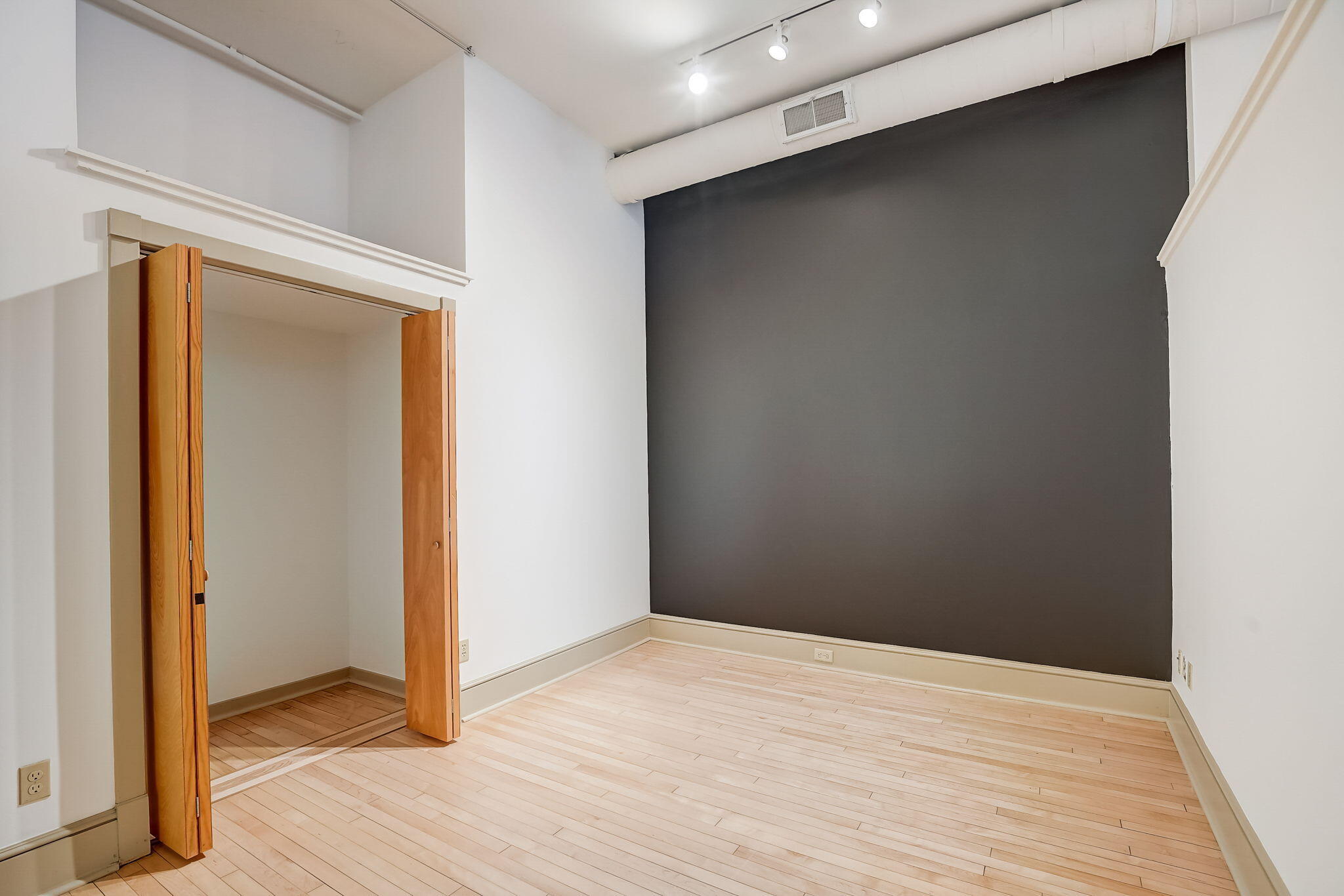 715 N St 204