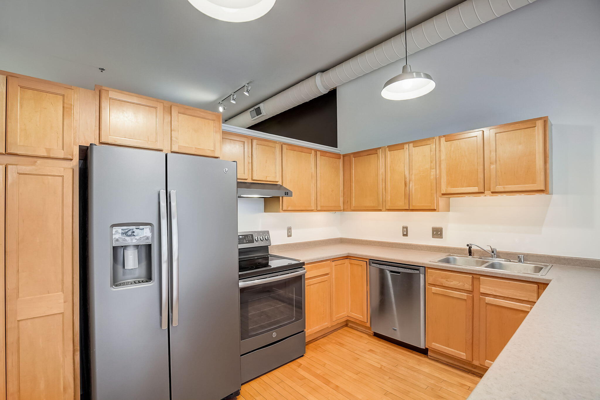 715 N St 204